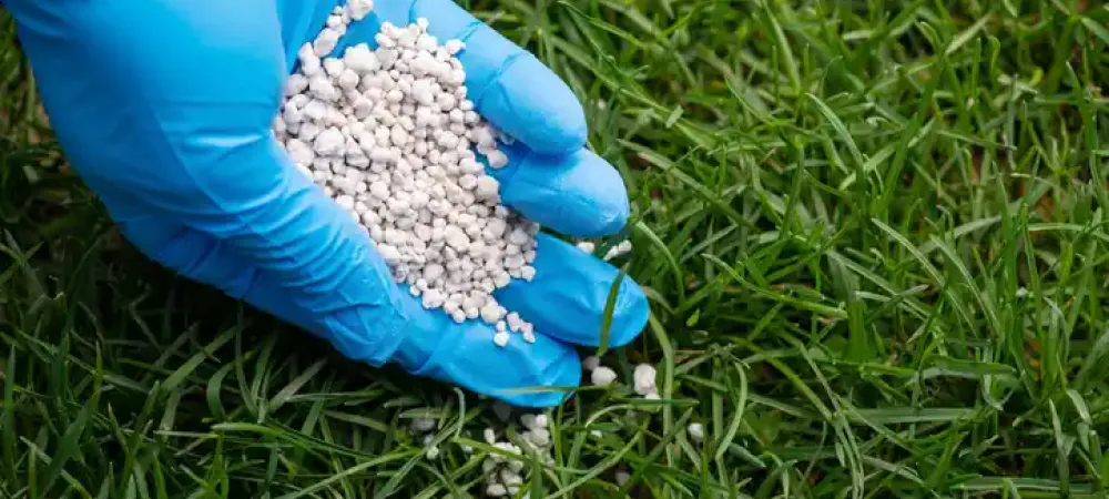 fertilizer-in-hand